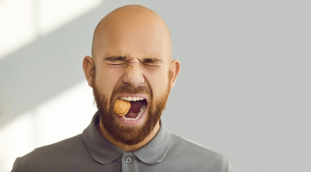 Veneers for Chipped, Cracked, or Stained Teeth: Are You a Candidate?